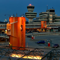 betonturm moderne fassadenmalerei für SIXT