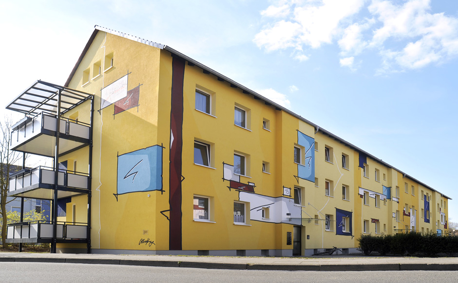 wandmalerei an einem mehrfamilienhaus mietshaus wolfsburg